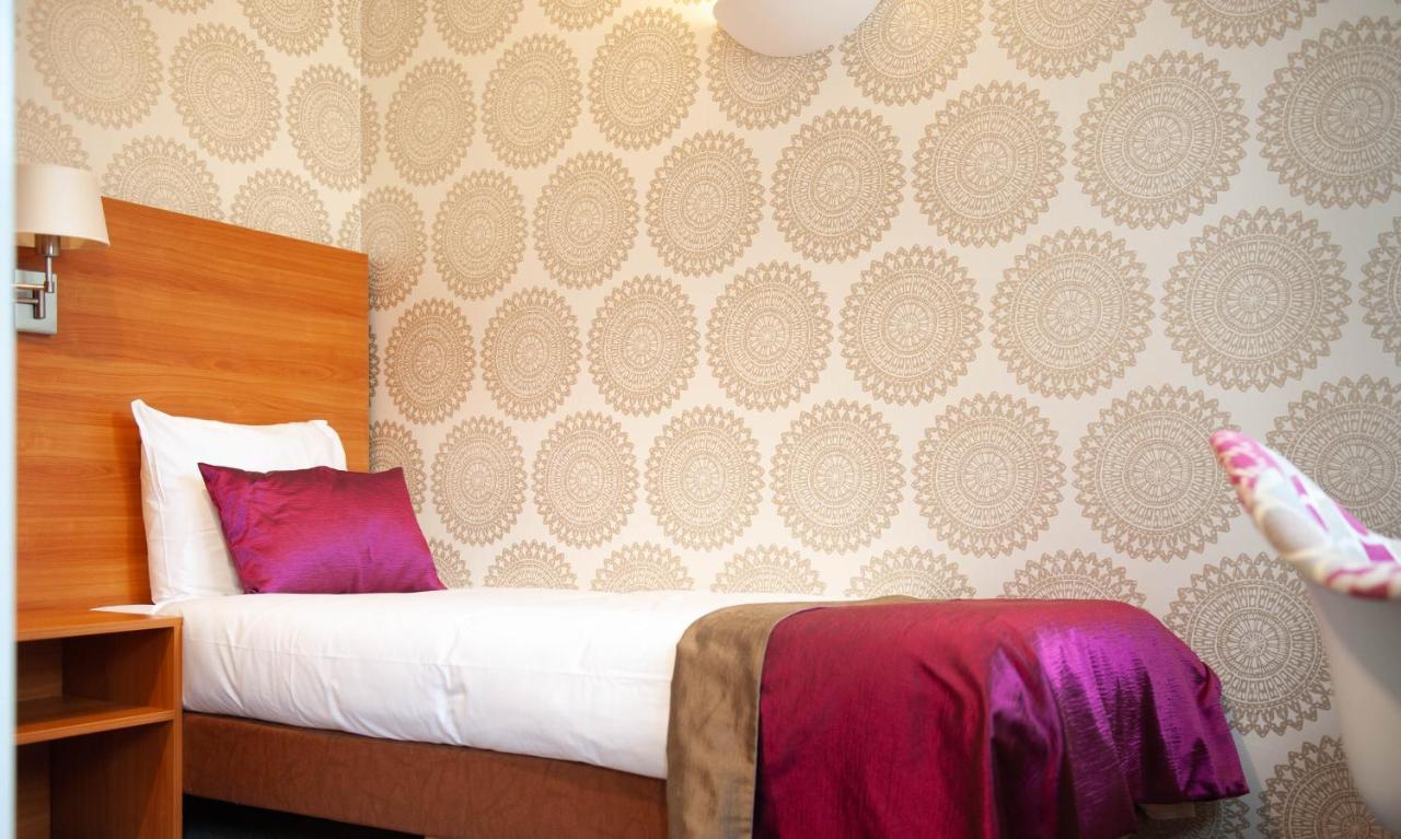 Hotel Kontakt Der Kontinenten Сустерберг Экстерьер фото